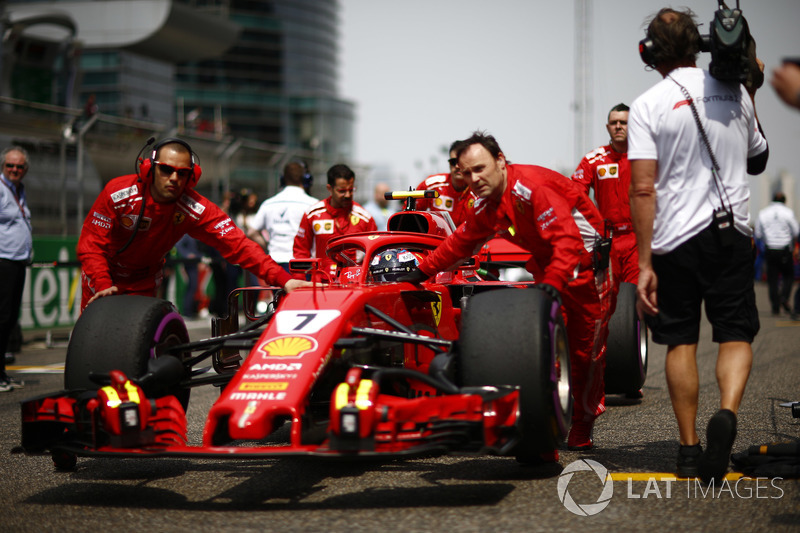 Kimi Raikkonen, Ferrari SF71H, arrive sur la grille