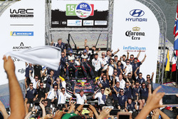 Podium: Winners Sébastien Ogier, Julien Ingrassia, M-Sport Ford WRT Ford Fiesta WRC with the team