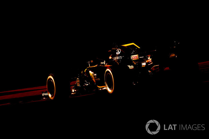 Карлос Сайнс-мол., Renault Sport F1 Team RS18