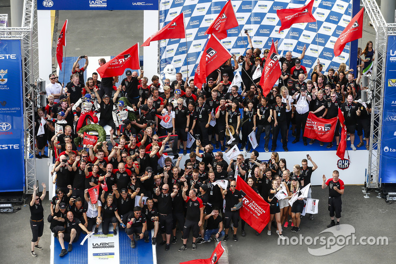 I vincitori Ott Tanak, Martin Järveoja, Toyota Yaris WRC, Toyota Gazoo Racing