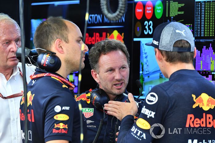 Gianpiero Lambiase, ingeniero de Red Bull Racing, Christian Horner, Red Bull Racing Team Principal y Max Verstappen, Red Bull Racing
