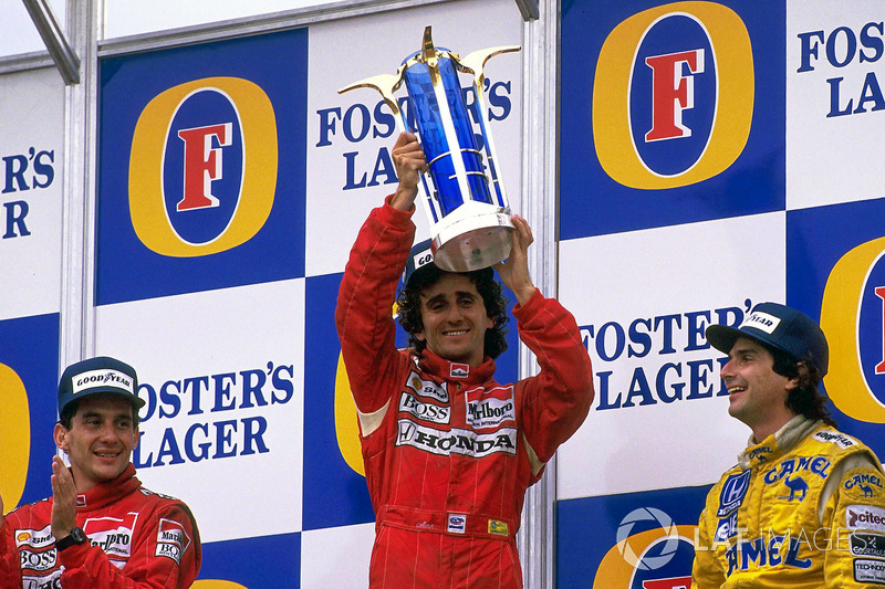 Podio: ganador de la carrera Alain Prost, McLaren, segundo lugar Ayrton Senna, McLaren, tercer lugar