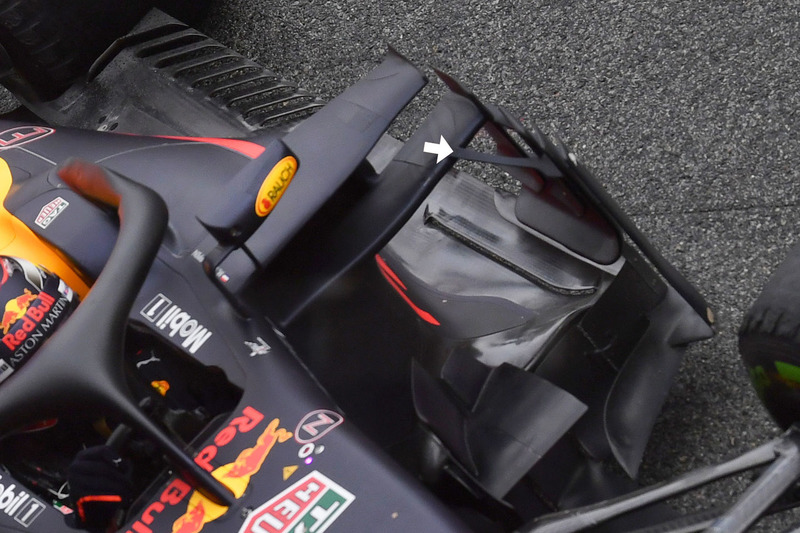 Red Bull Racing RB14, supporto del deflettore