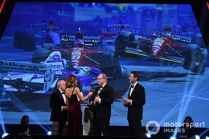 El príncipe Alberto de Mónaco recibe el Premio Gregor Grant para el GP de Mónaco