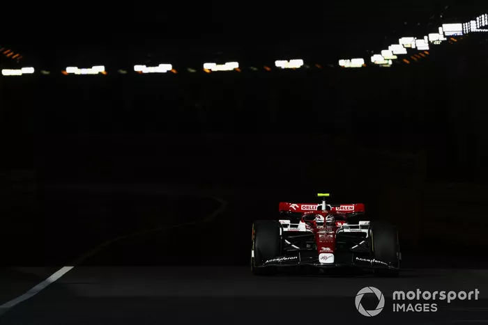 Zhou Guanyu, Alfa Romeo C42