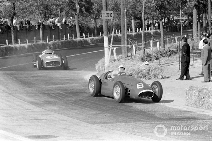 Stirling Moss, Maserati 250F, lidera Juan Manuel Fangio, Mercedes W196