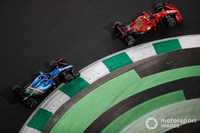 Carlos Sainz Jr, Ferrari SF21, Fernando Alonso, Alpine A521