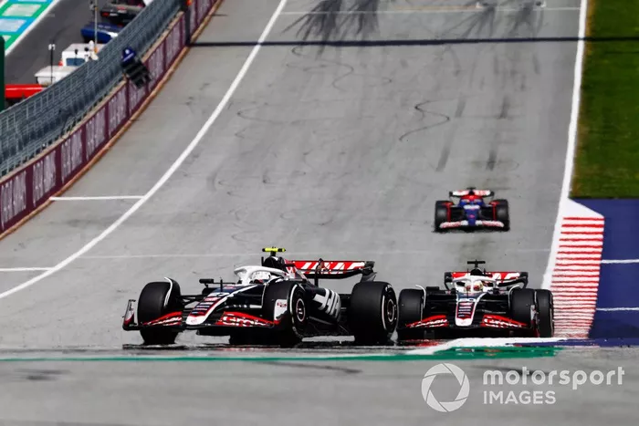 Nico Hulkenberg, Haas VF-24, Kevin Magnussen, Haas VF-24, Daniel Ricciardo, RB F1 Team VCARB 01