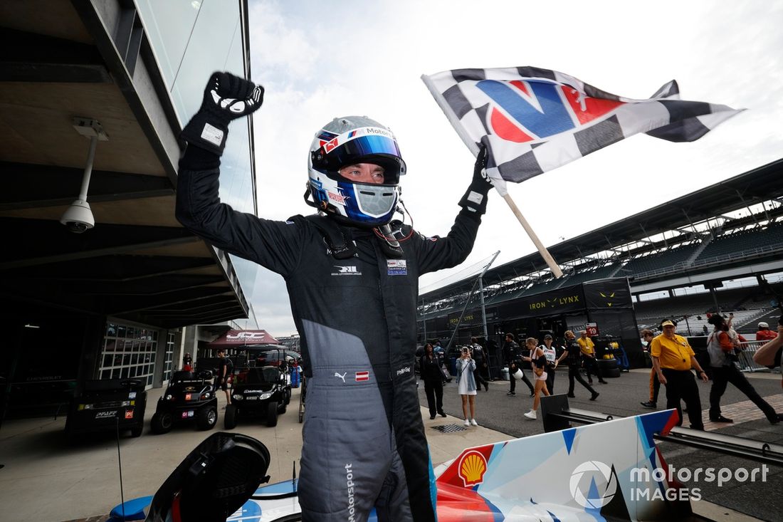 #24 BMW Team RLL BMW M Hybrid V8: Philipp Eng