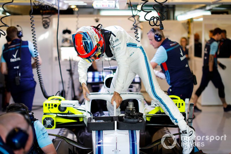 Robert Kubica, Williams Martini Racing, entera nell'abitacolo della sua monoposto