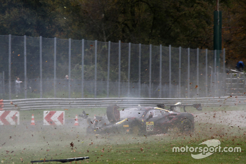 #210 Ferrari 488, Ferrari of Vancouver: Murray Rothlander, incidente
