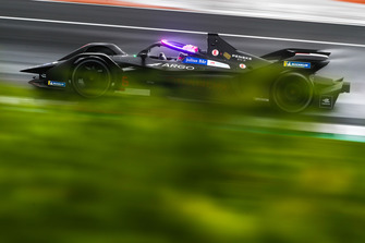 Maximilian Günther, Dragon Racing, Penske EV-3 avec les feux de l'hyperboost sur le Halo