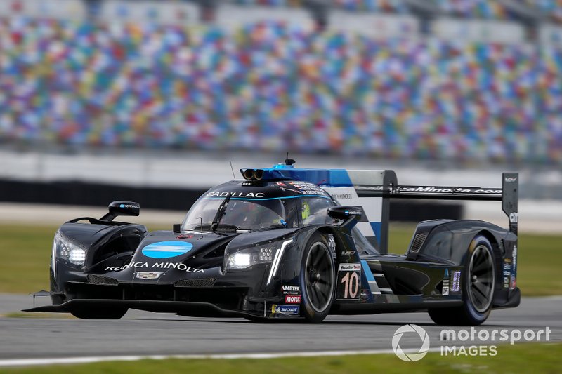 #10 Konica Minolta Cadillac DPi-V.R. Cadillac DPi, DPi: Renger Van Der Zande, Jordan Taylor, Fernando Alonso Diaz, Kamui Kobayashi