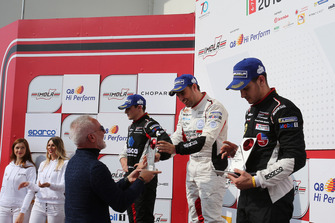 Podio Gara 2: il secondo classificato Tommaso Mosca, Tsunami RT, il vincitore Simone Iaquinta, Ombra Racing, il terzo classificato e Campione 2018 Gianmarco Quaresmini, Dinamic Motorsport