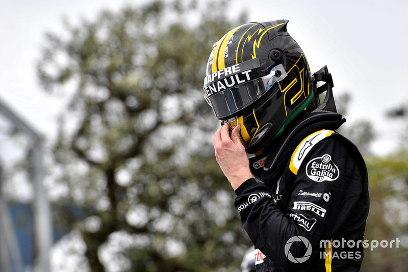 Ніко Хюлькенберг, Renault Sport F1 Team R.S. 18, розбив машину у другій практиці