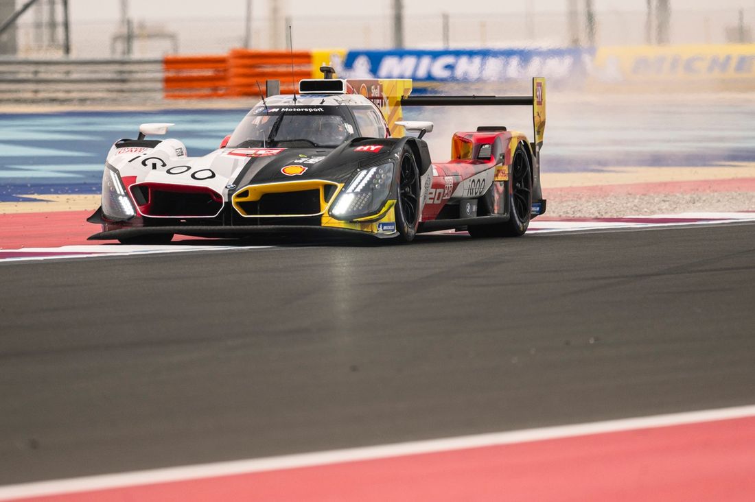 #20 BMW M Team WRT BMW M Hybrid V8: René Rast, Robin Frijns, Sheldon Van Der Linde