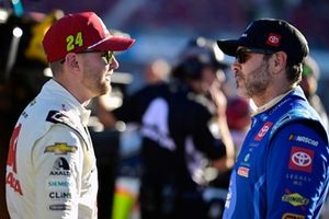 William Byron, Hendrick Motorsports, Axalta Chevrolet Camaro y Jimmie Johnson, LEGACY MOTOR CLUB, Carvana Toyota Camry