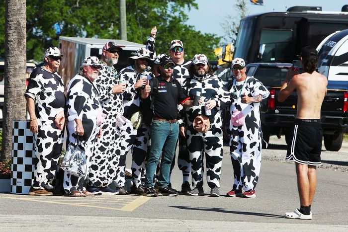 Fans pose with the famous Sebring Cows