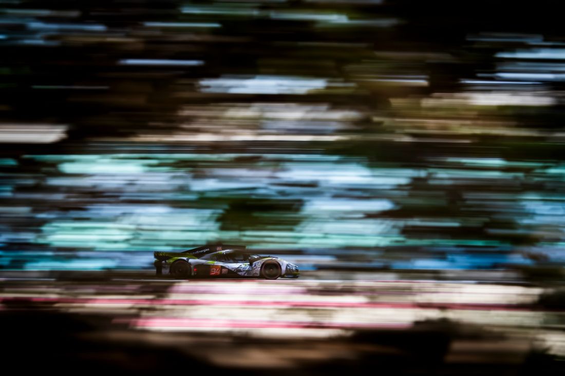 #94 Peugeot Totalenergies Peugeot 9X8: Paul Di Resta, Loic Duval, Stoffel Vandoorne