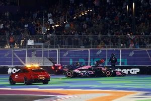 Esteban Ocon, Alpine A524, Franco Colapinto, Williams FW46, chocan en la primera vuelta