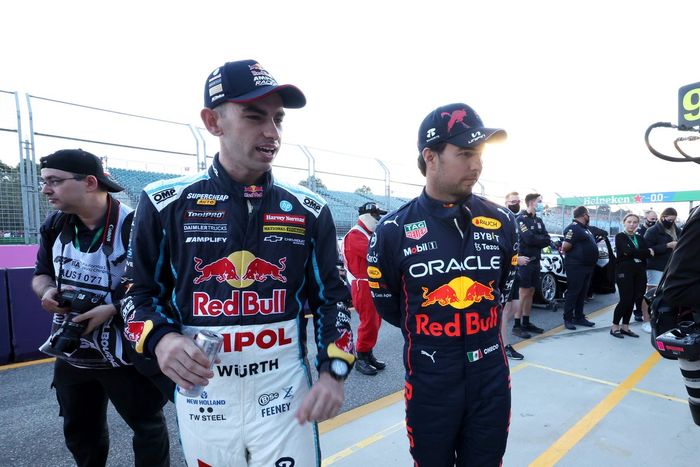 Sergio Pérez, Red Bull Racing y Broc Feeney, Triple Eight Race Engineering, Holden Commodore ZB 