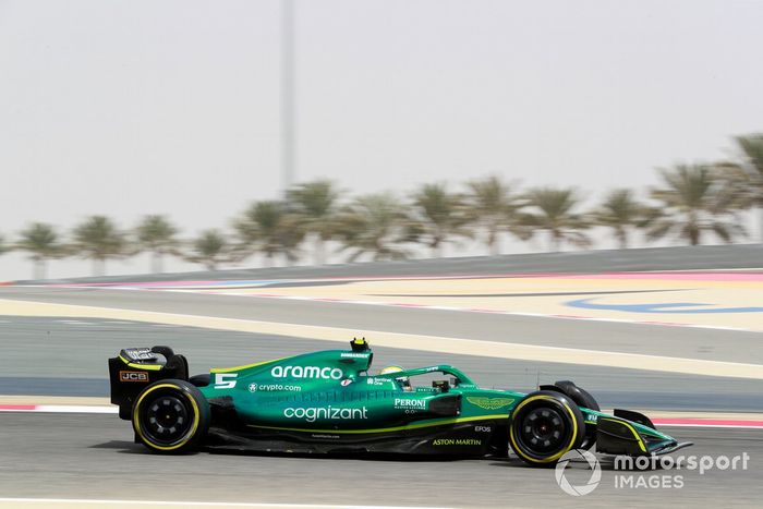 Sebastian Vettel, Aston Martin AMR22

