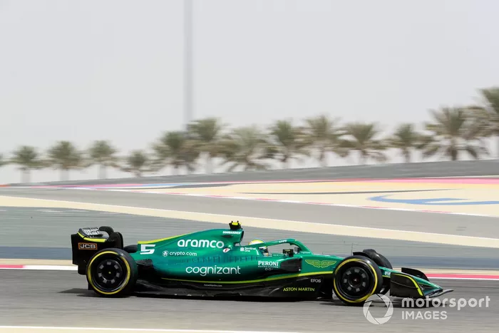 Sebastian Vettel, Aston Martin AMR22

