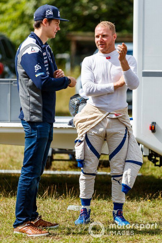 Valtteri Bottas con Teemu Suninen

