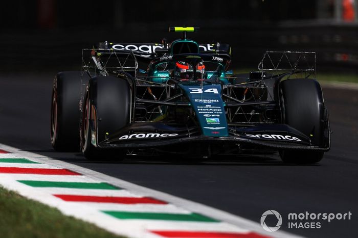 Nyck de Vries, Aston Martin AMR22