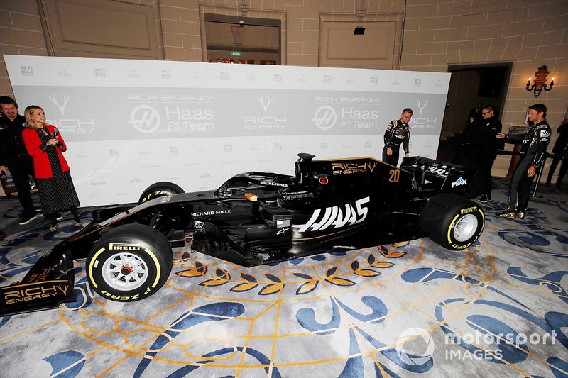 Romain Grosjean, Haas F1 Team and Kevin Magnussen, Haas F1 Team unveil the Haas Livery