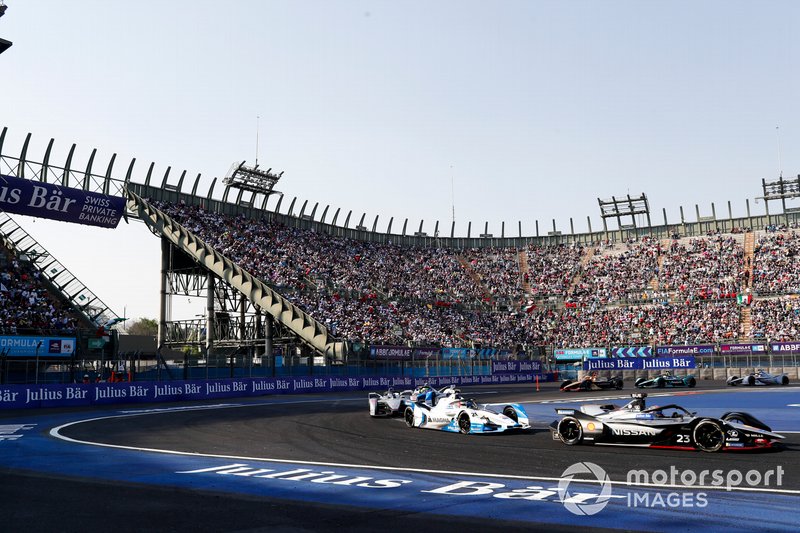 Sébastien Buemi, Nissan e.Dam, Nissan IMO1 precede Antonio Felix da Costa, BMW I Andretti Motorsports, BMW iFE.18 e Felipe Massa, Venturi Formula E, Venturi VFE05