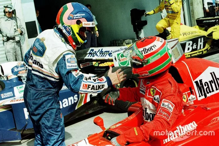 Jacques Villeneuve, Williams; Eddie Irvine, Ferrari