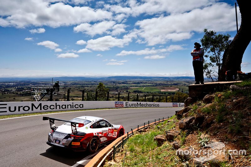 19. #23 Team Carrera Cup Asia Porsche 911 GT3 Cup: Chris Van der Drift, Paul Tresidder, Jinlong Bao, Philip Hamprecht