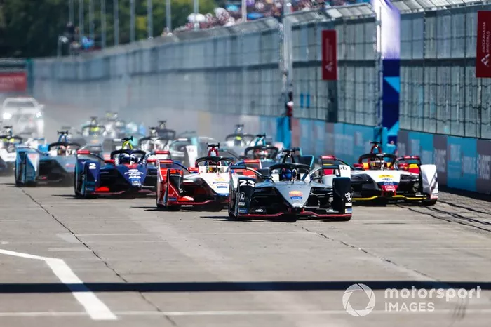 Sébastien Buemi, Nissan e.Dams, Nissan IMO1, Pascal Wehrlein, Mahindra Racing, M5 Electro, Daniel Abt, Audi Sport ABT Schaeffler, Audi e-tron FE05, Sam Bird, Envision Virgin Racing, Audi e-tron FE05, curva 1