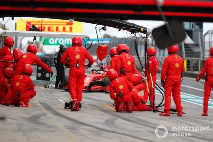 Sebastian Vettel, Ferrari SF1000, pit stop