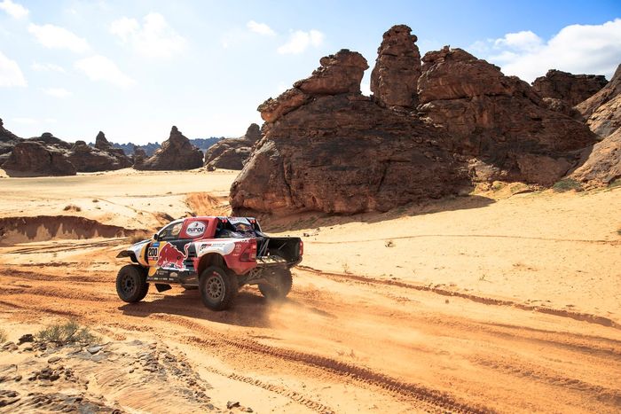 #200 Toyota Gazoo Racing Toyota: Nasser Al-Attiyah, Mathieu Baumel