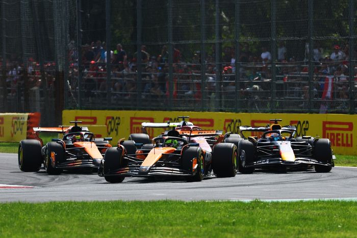 Lando Norris, McLaren, Oscar Piastri, McLaren, Max Verstappen, Red Bull Racing