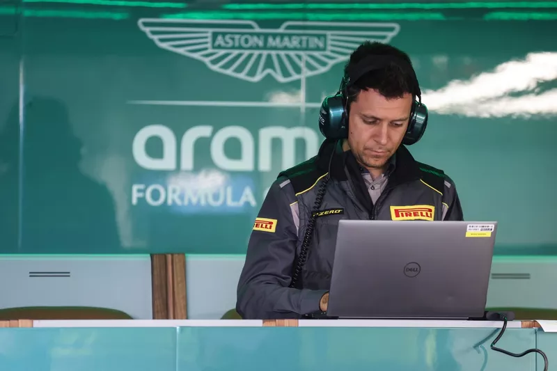 Ingénieur Pirelli, test Pirelli Silverstone