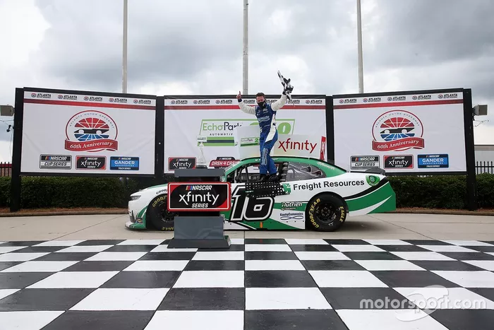 Ganador A.J. Allmendinger, Kaulig Racing, Chevrolet Camaro