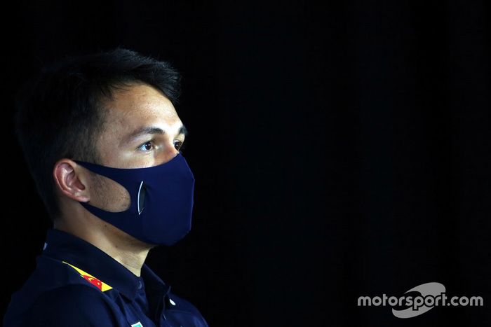 Alex Albon, Red Bull Racing en la conferencia de prensa