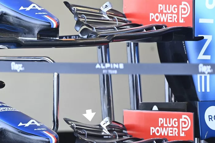 Detalle de un flap del Alpine A521 