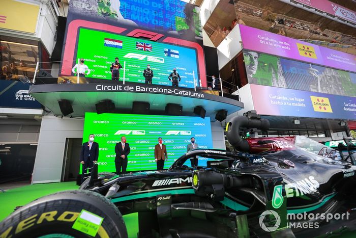 Podio: segundo lugar Max Verstappen, Red Bull Racing, ganador de la carrera Lewis Hamilton, Mercedes, tercer lugar Valtteri Bottas, Mercedes