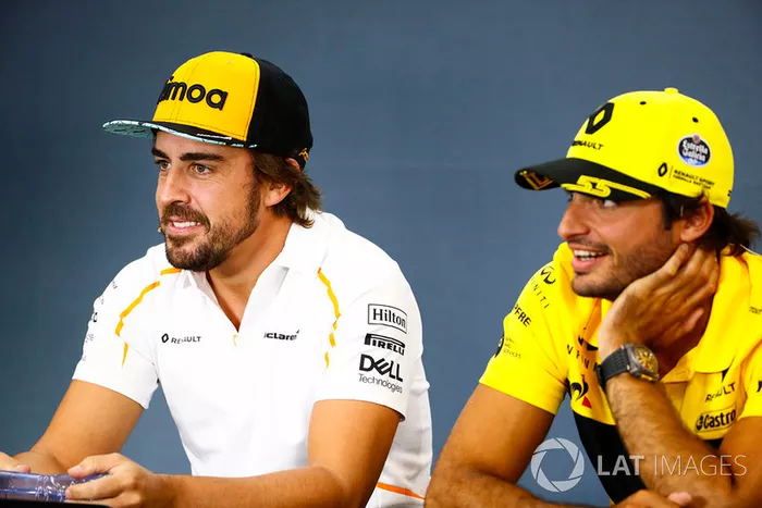 Fernando Alonso, McLaren, y Carlos Sainz Jr., Renault Sport F1 Team, en rueda de prensa