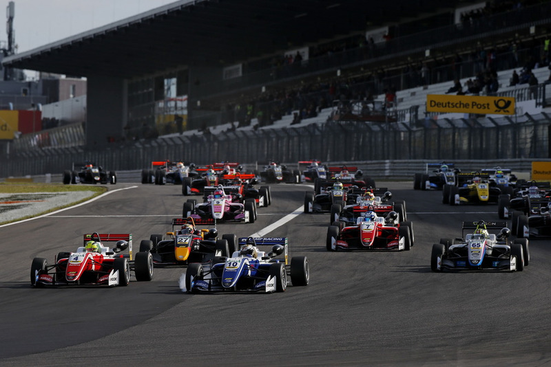 Le départ, Mick Schumacher, PREMA Theodore Racing Dallara F317 - Mercedes-Benz, Nikita Troitskiy, Carlin Dallara F317 - Volkswagen