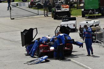 #67 Chip Ganassi Racing Ford GT, GTLM - Ryan Briscoe, Richard Westbrook pit stop.