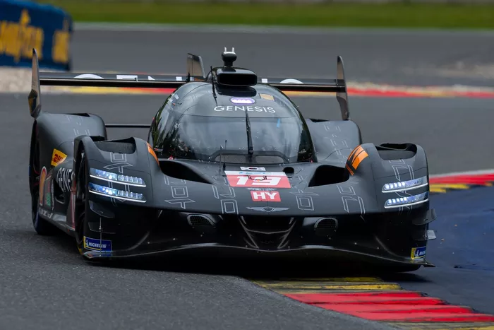 #19 Genesis Magma Racing Genesis GMR-001: Mathieu Jaminet, Paul-Loup Chatin, Daniel Juncadella