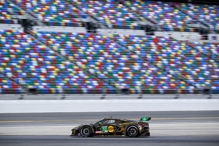 #13 13 Autosport Corvette Z06 GT3.R: Orey Fidani, Matthew Bell, Lars Kern, Ben Green