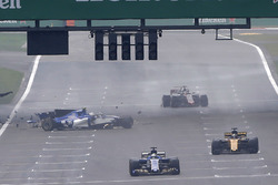 Unfall: Antonio Giovinazzi, Sauber C36
