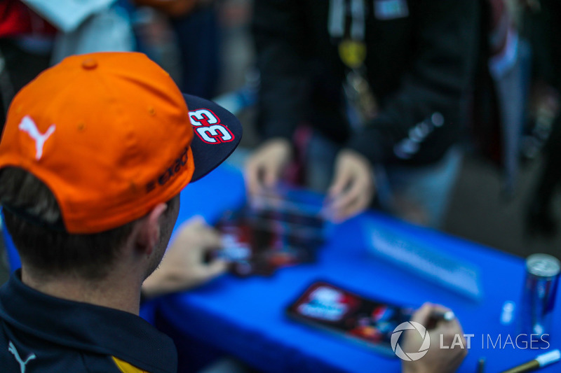 Max Verstappen, Red Bull Racing signs autographs for the fans