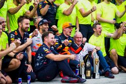 Daniel Ricciardo, Red Bull Racing, Helmut Markko, Red Bull Racing, Max Verstappen, Red Bull Racing, 